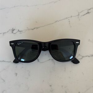 Ray-Ban Classic Black Wayfarer Sunglasses